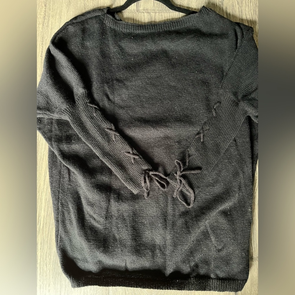 Black fitted sleeve sweater XS from SHEIN- nwot(bc they have none) in the bag!